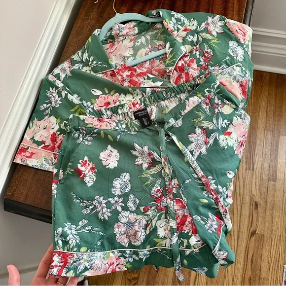 Short Sleeve Top and Shortie Pajama Set - Picture 3 of 5